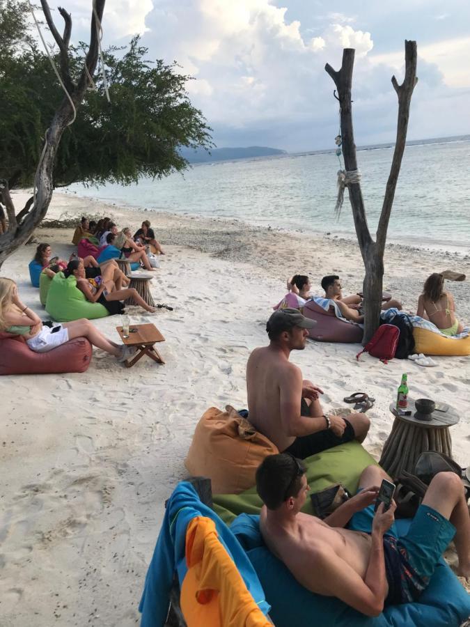 The Exile Sunset Bar & Bungalow Gili Trawangan Luaran gambar