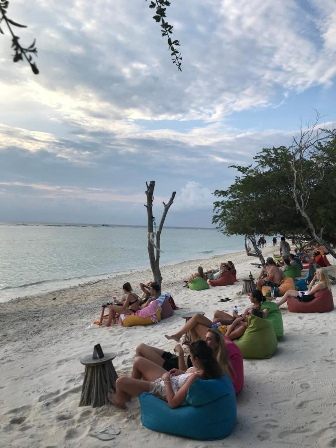 The Exile Sunset Bar & Bungalow Gili Trawangan Luaran gambar