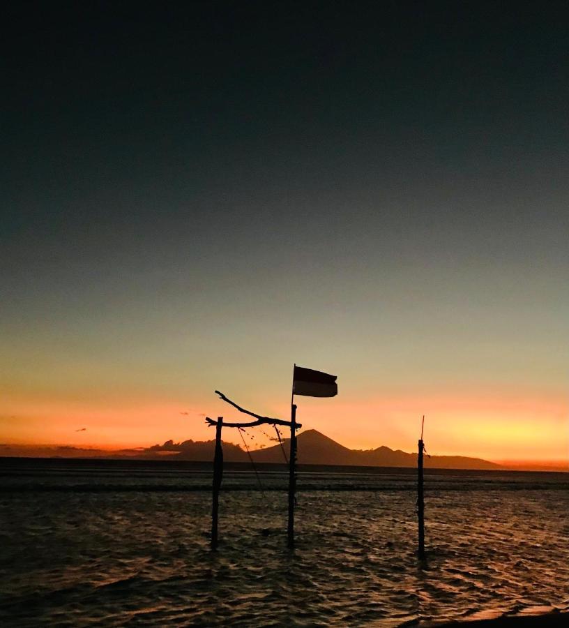 The Exile Sunset Bar & Bungalow Gili Trawangan Luaran gambar